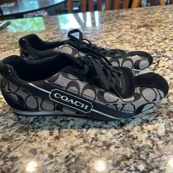 Shoes - Picture 3 of 4